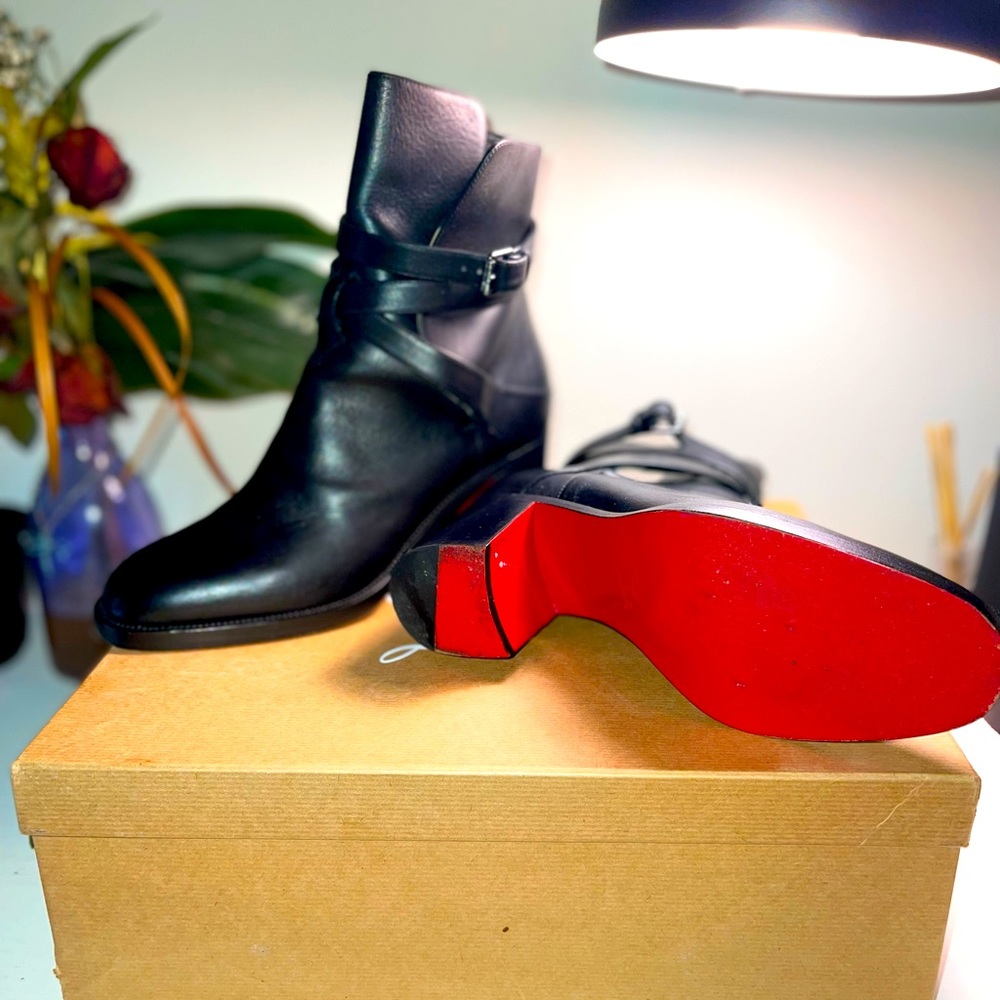 CHRISTIAN LOUBOUTIN
Karistrap Leather 70mm Red Sole Ankle Boot